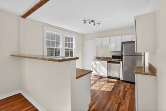 Building Photo - 3132 Robert St