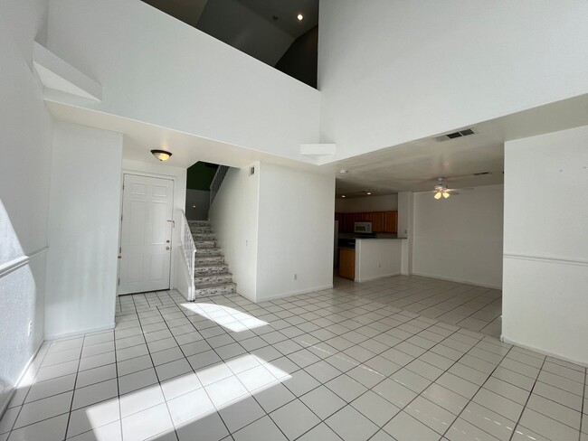 Foto del edificio - Townhouse 3 Bedrooms 2.5 Bathrooms in Gate...