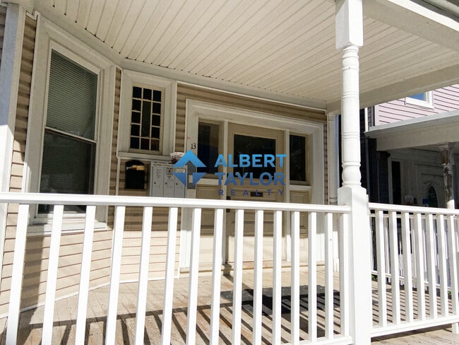 Building Photo - 13 Sachem St