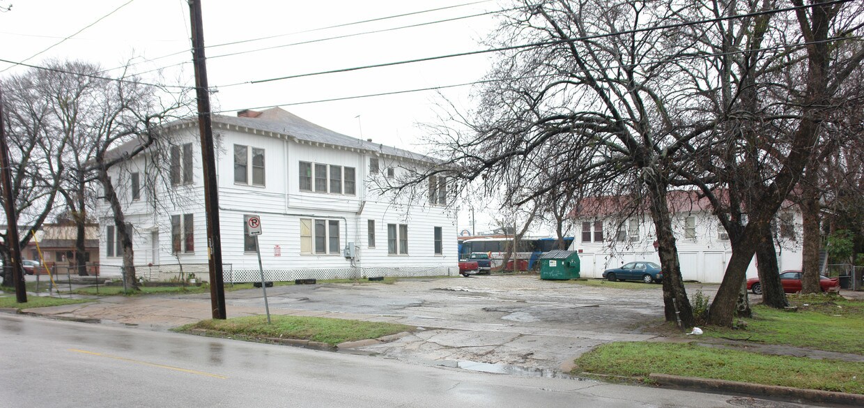 Foto del edificio - 1502 Dumble St