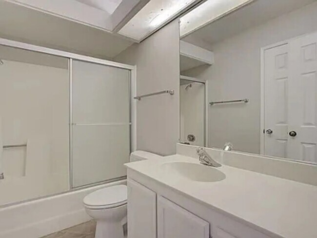Building Photo - 1370 Las Juntas Way