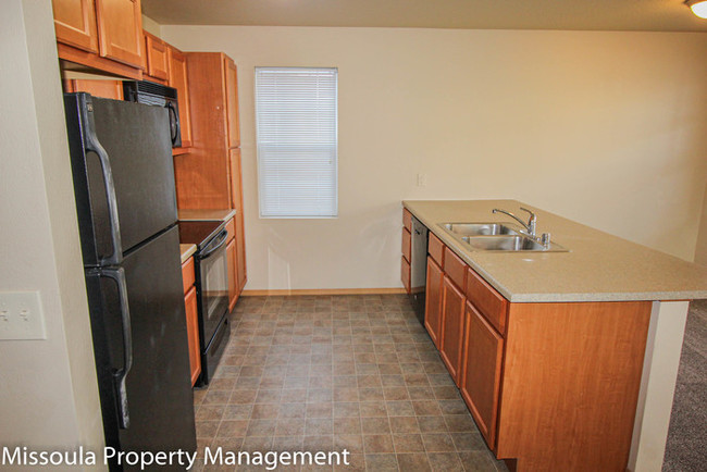 Building Photo - Comfy Ground Level 1 Bed with Private Patio!