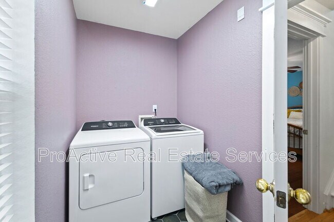Foto del edificio - 9518 3rd Bay St