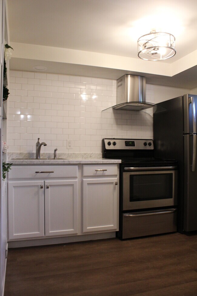 Kitchen - 425 S Loudoun St