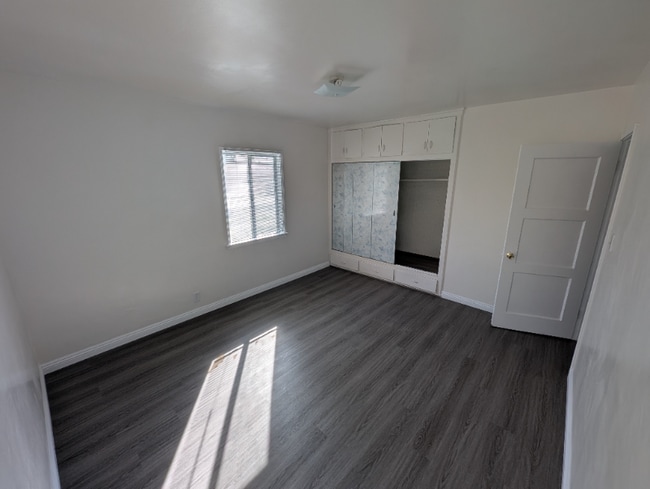 Building Photo - 1621 S Almansor St