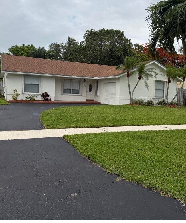 Building Photo - 9209 Southampton Pl