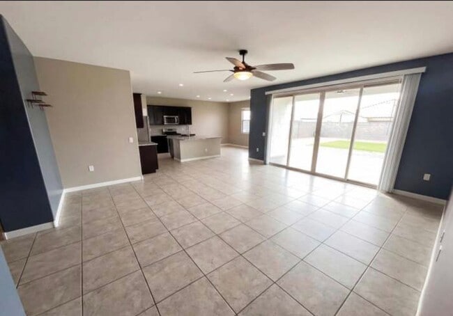 Building Photo - 30853 W Pinchot Ct