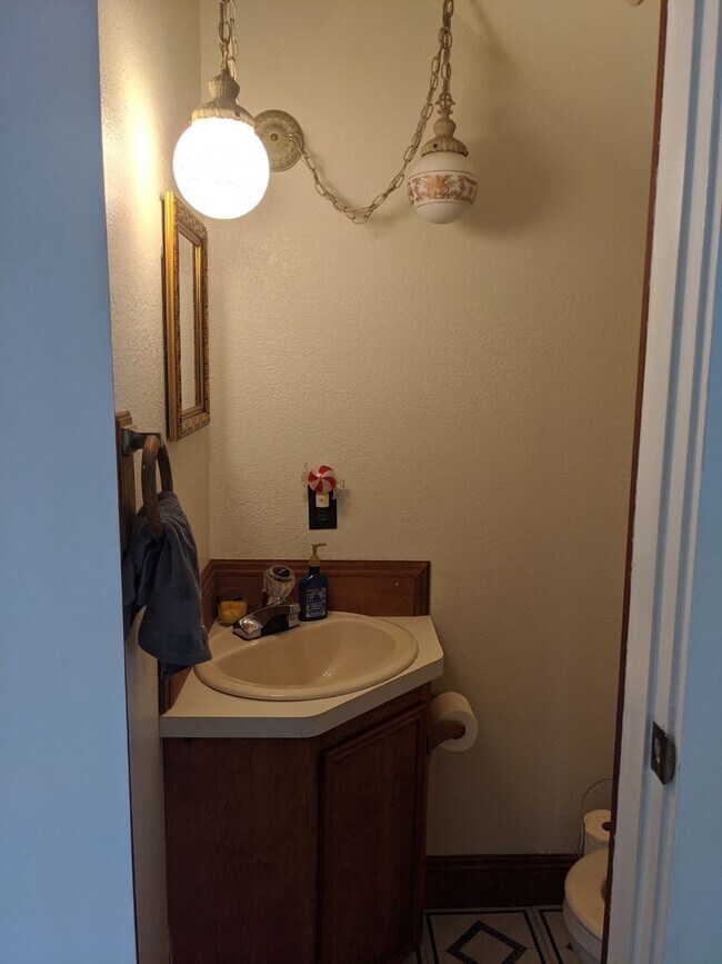Building Photo - 702 Sylvan Plz