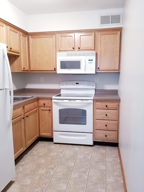 Building Photo - 1803 21st Ave Pl