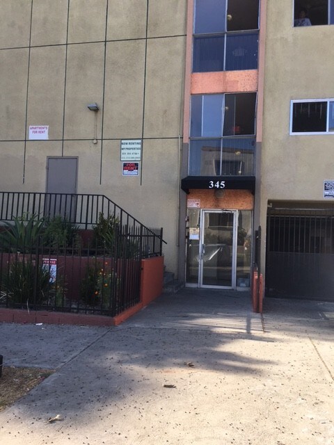 Primary Photo - 345 S Kenmore Ave