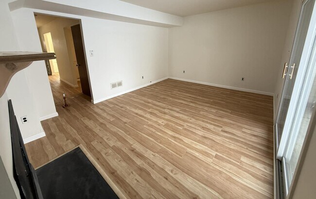 Foto del edificio - 3103 Ruby Dr