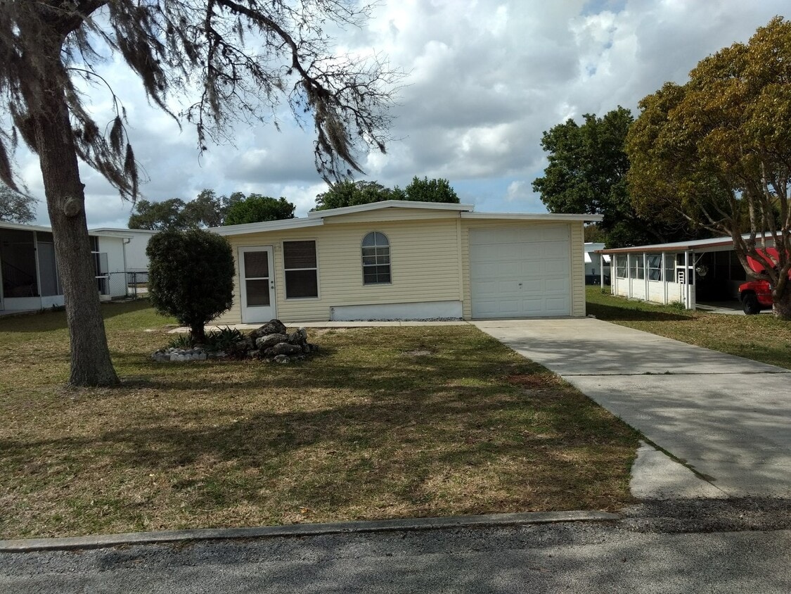 Foto principal - Charming Rental in High Point 55+ Golf Com...
