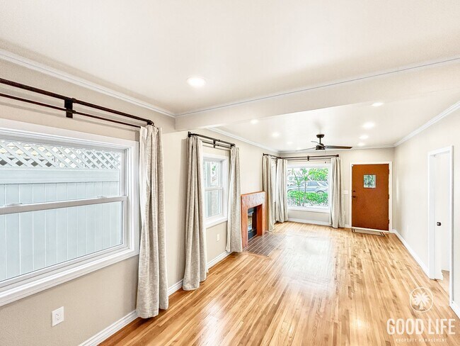 Building Photo - Stunning 3BD/1BA W/ Reserved Parking, In-Unit Laundry, and A/C in North Park!