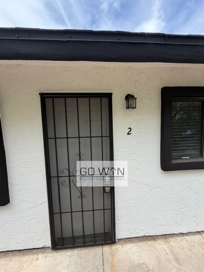 Photo - 1537 W Pierce St Apartment