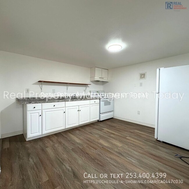 Foto del edificio - 2 Bedroom Apartment in Lakewood!