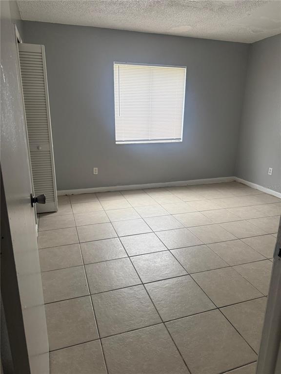 Building Photo - 5207 Via Hacienda Cir