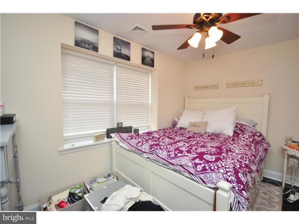 Foto del edificio - 6110 Ridge Ave