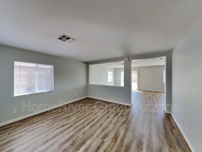 Building Photo - 6029 W Wood St