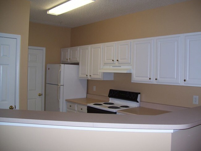 Building Photo - 8204 Walden Park Dr