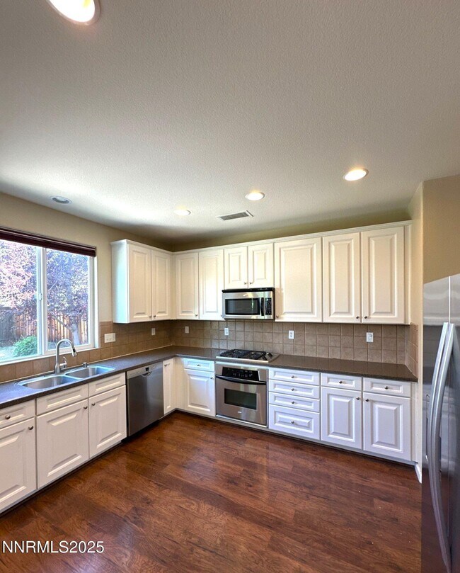 Building Photo - 545 Terracina Way
