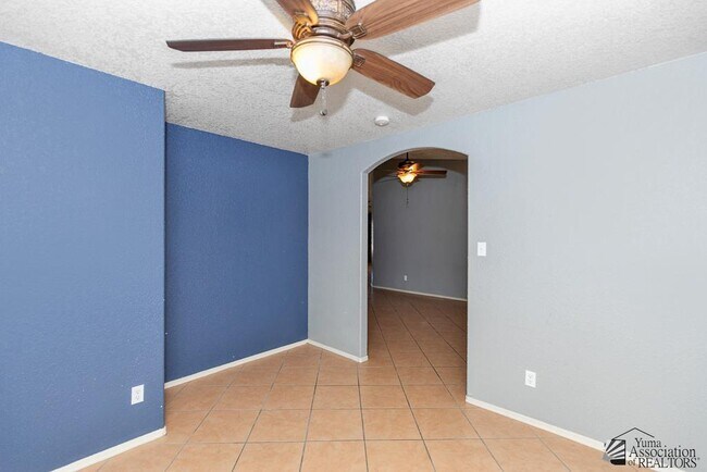 Foto del edificio - 4124 S Jasmine Ave