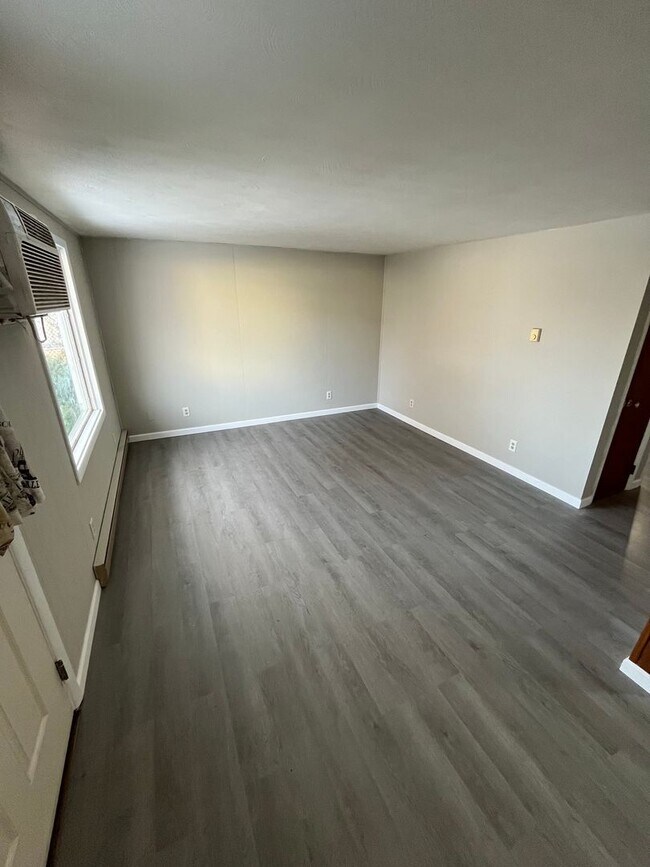 Foto del edificio - 118-124 Maple Lane