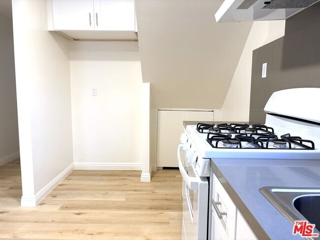 Foto del edificio - 2631-2631 1/2 W 17th St