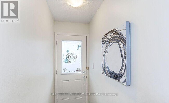 Photo du bâtiment - 2199 Bur Oak Ave