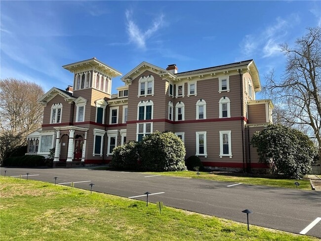 Photo - 97 Narragansett Ave House