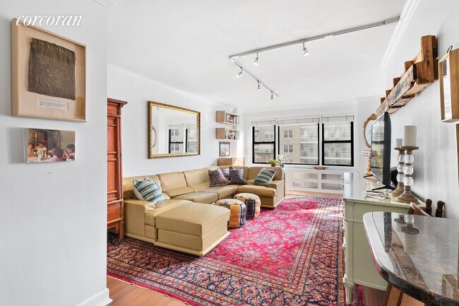 Foto del edificio - 245 E 24th St