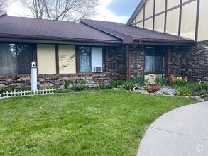Building Photo - Croswell Country Manor - 62+ Senior Community
