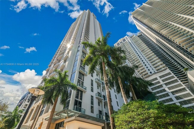 Foto del edificio - 1050 Brickell Ave