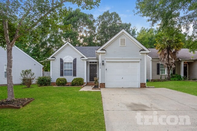 Building Photo - 3010 Great Falls Dr