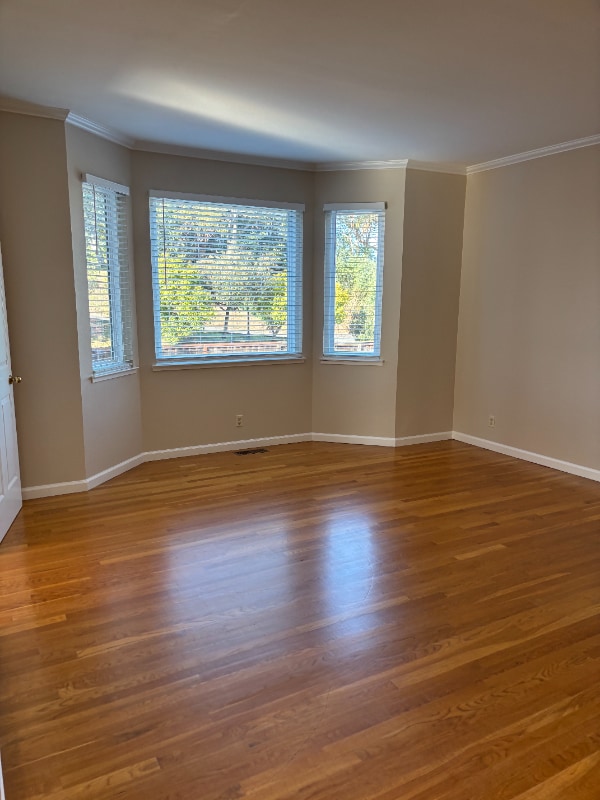 Building Photo - 242 N San Pedro Rd