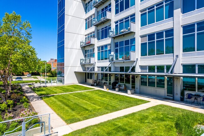 Foto del edificio - Whiteline Lofts