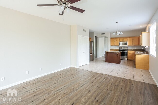 Foto del edificio - 6850 S 26th St