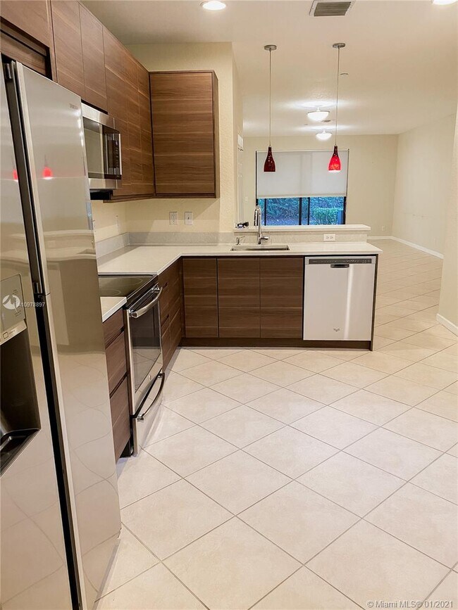 Foto del edificio - 4272  Vineyard Cir 4272 Weston Fl 33332