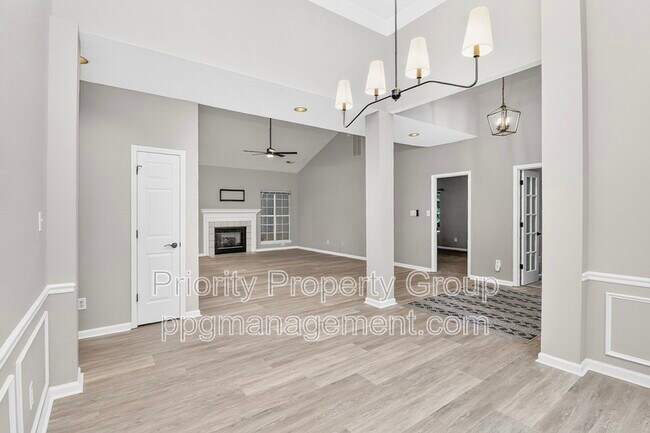 Building Photo - 9118 Pine Springs Ct