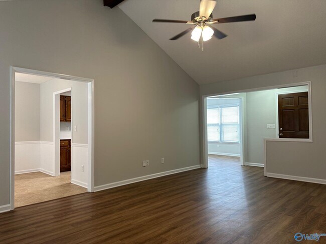 Foto del edificio - 101 Springfield Ln