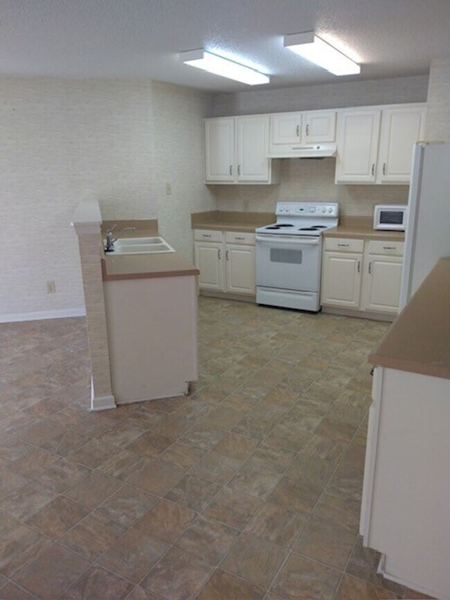 Foto del edificio - For Rent Beautiful 2-Story Home with 3 Bed...