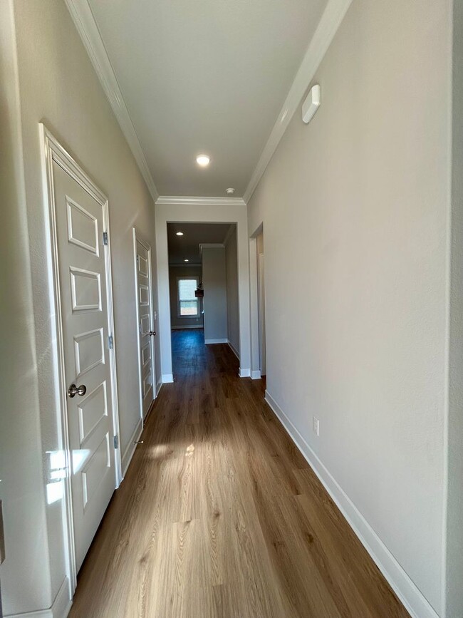 Building Photo - Beautiful Home in Pea Ridge, 3 Car Garage & Fenced In Yard!
