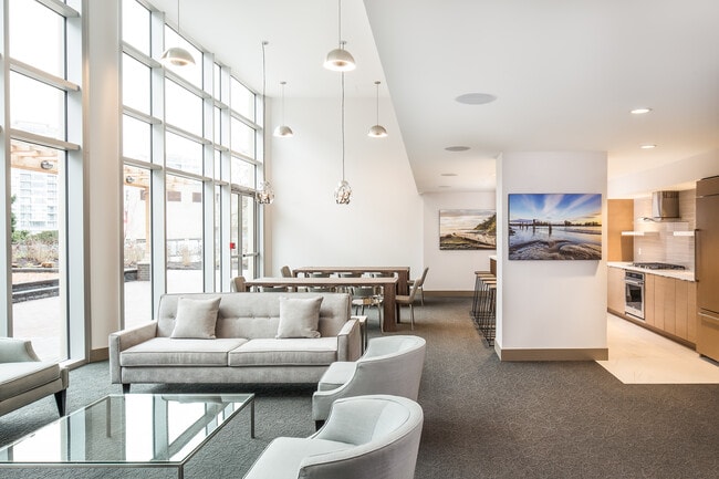 Photo du bâtiment - RIVA Residences