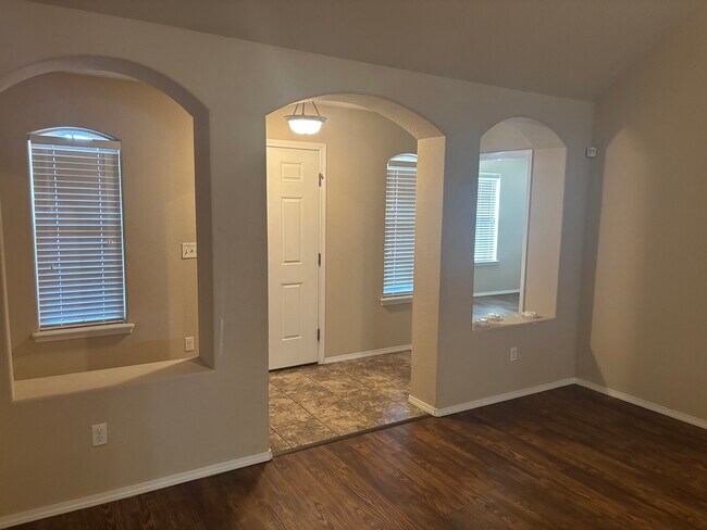 Foto del edificio - 630 Saddlehorn Dr