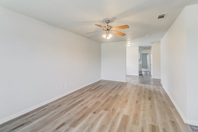 Building Photo - 13718 Vida Ln