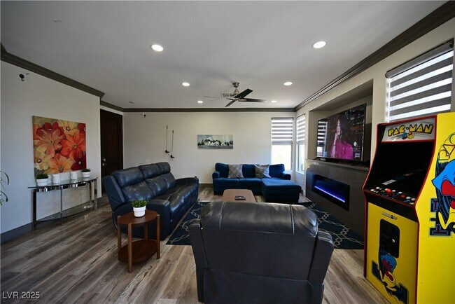 Building Photo - 10161 Bentley Oaks Ave