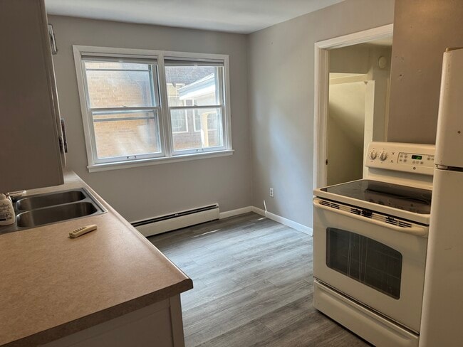 Kitchen - 1704 S Whittier Ave