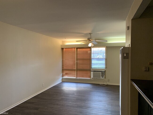 Foto del edificio - 2 br, 1 bath Duplex - 616 Mary Lake Dr MA616