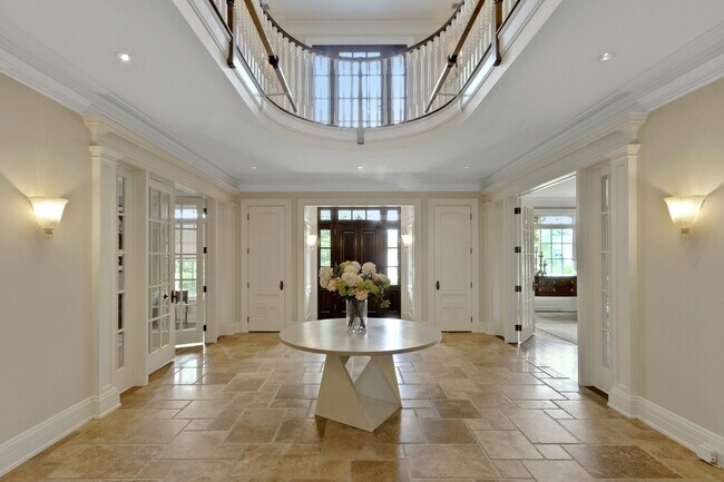 Foto del edificio - 29 McGrath Dr