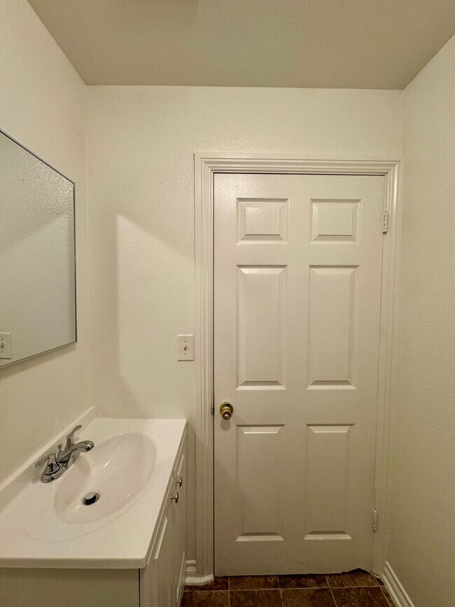 Building Photo - 10524 S Avalon Blvd