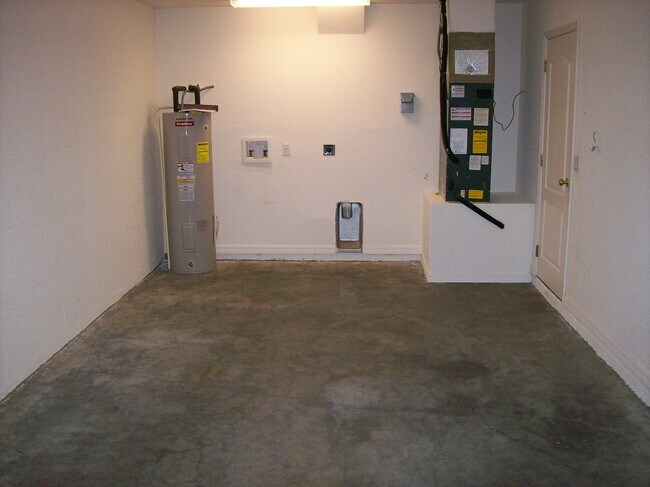 Foto del edificio - 7410 Mead Dr